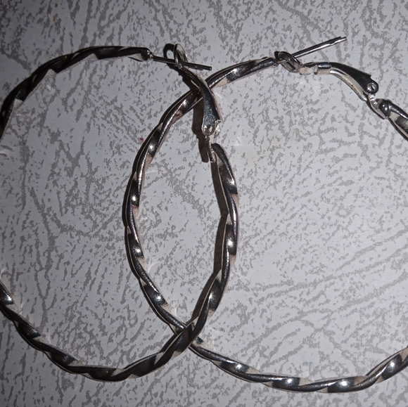 Hoop earrings - Picture 1 of 1